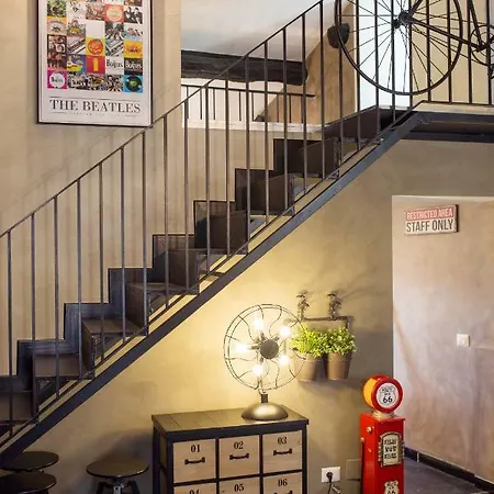 Industrial Apartment Near Duomo-3