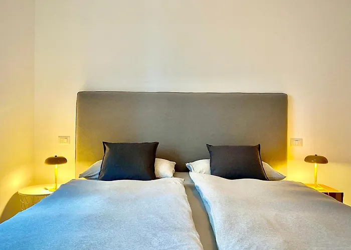 o Modern Home M4 Tolstoj Self-Check-In